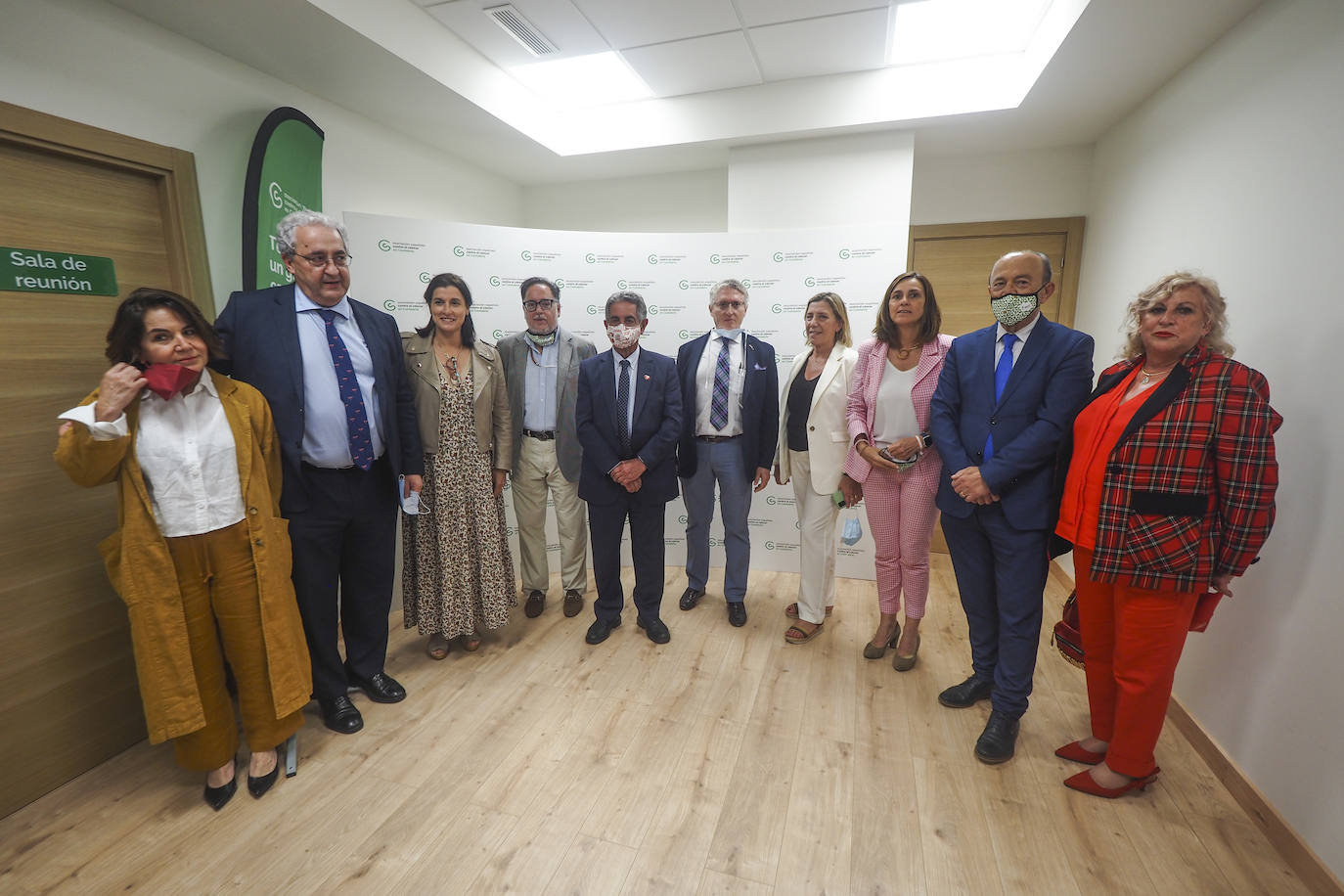 De izquierda a derecha, Antonieta de Andrés, Javier Hernández de Sande, Gema Igual, Miguel Rincón, Pedro Prada, Celia García, Paula Fernández, Francisco Javier Lóperz Marcano y María Luz Fernández.