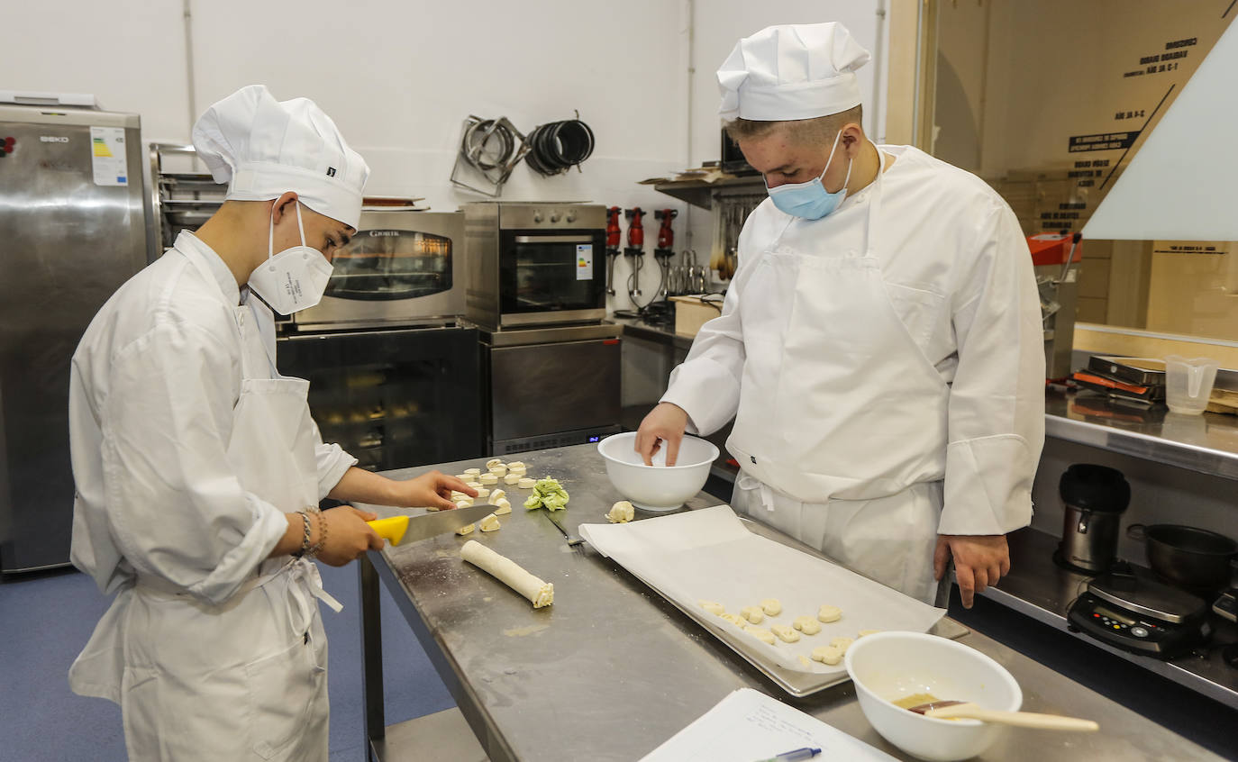 Fotos: Primer día aprendiendo cocina y pastelería