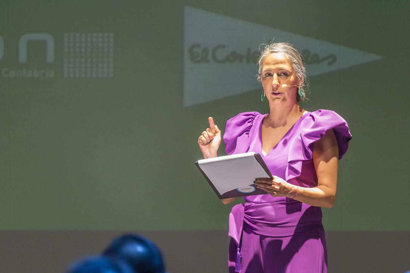 La periodista de El Diario, Leticia Mena, durante la presentación de la gala