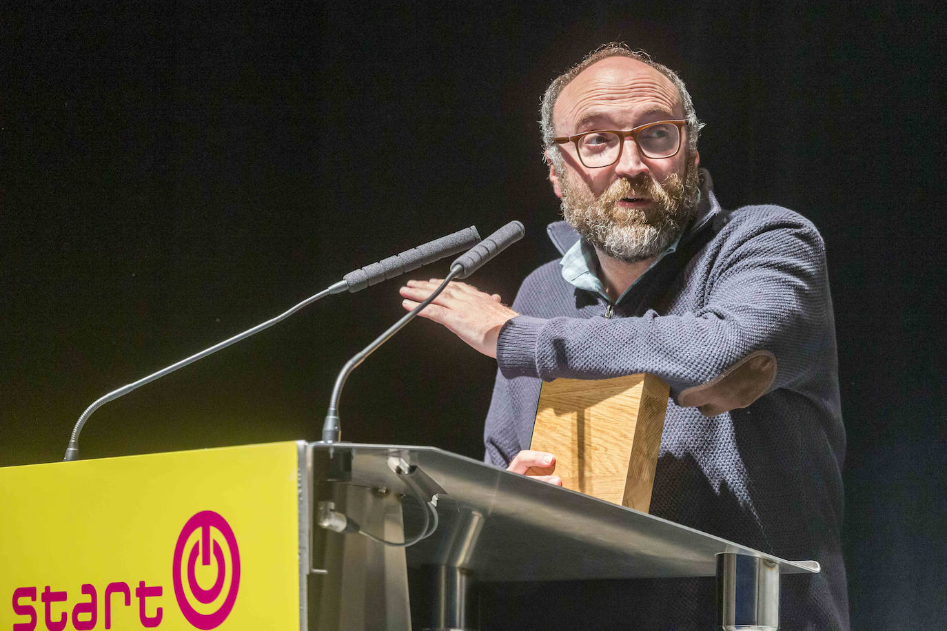 Javier Enríquez, tutor de los equipos de la ESAC Roberto Orallo