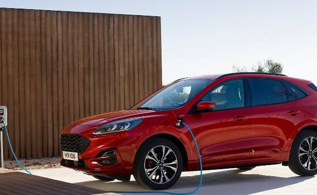 Ford Kuga PHEV: 225 CV con el mínimo consumo