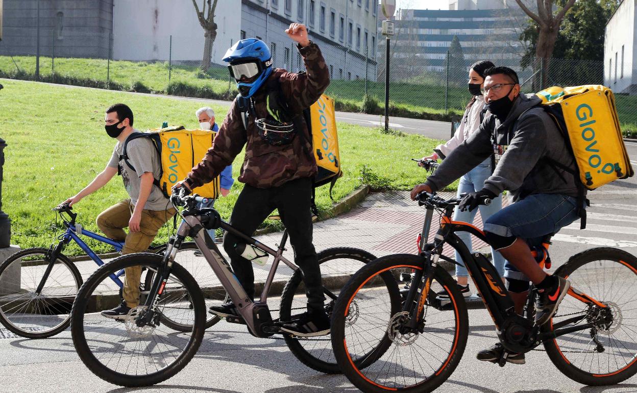 Repartidores de Glovo durante una protesta. 