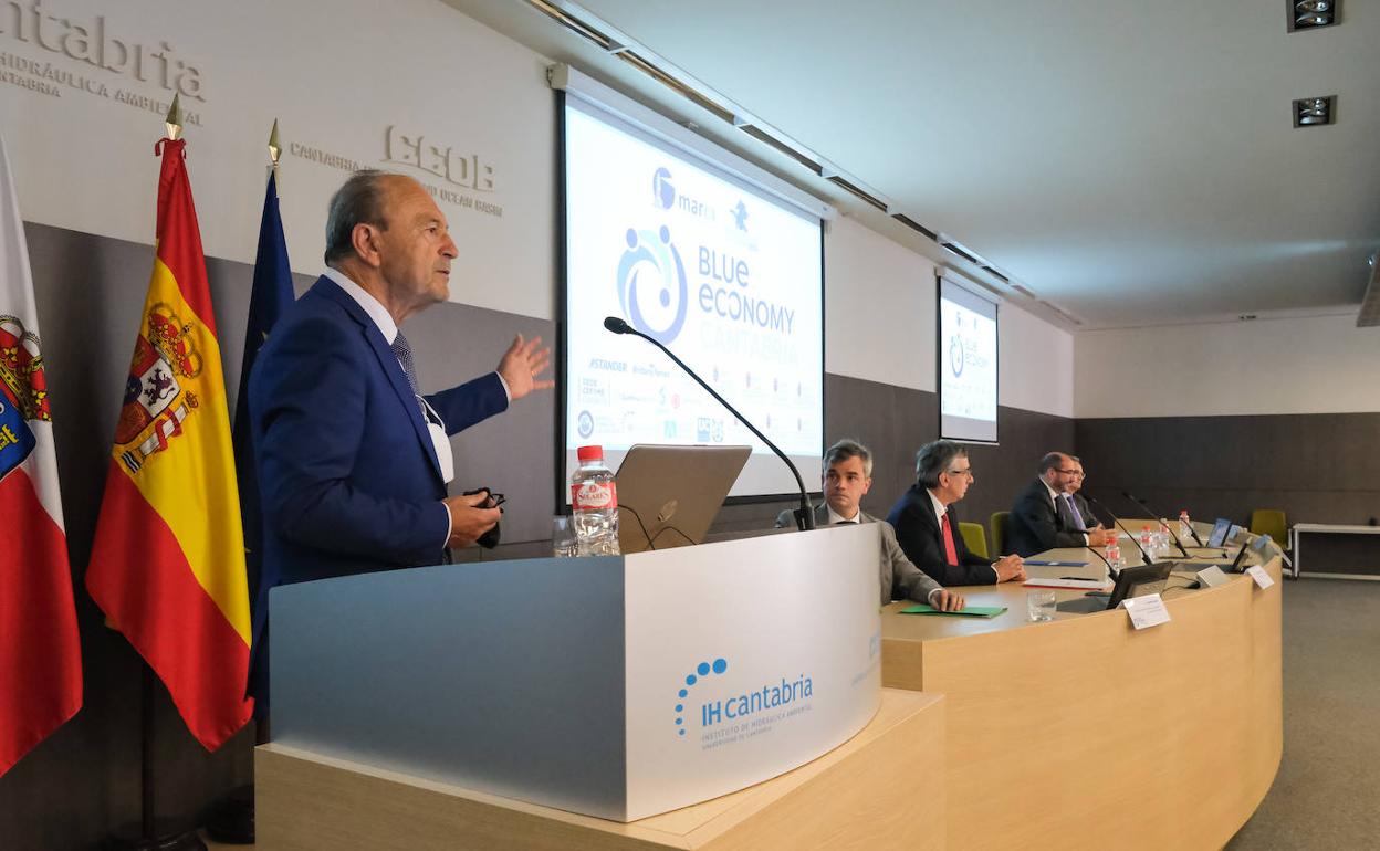 El consejero de Industria ha presentado la Plataforma Blue Economy Cantabria junto con el presidente del clúster Clúster Marítimo de Cantabria y el presidente de Seat of Innovation Cantabria Cluster.