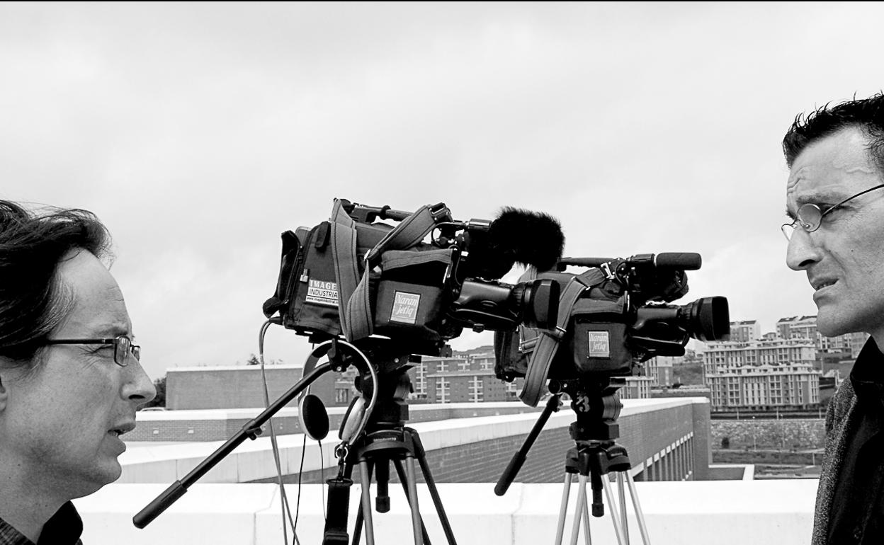 Imagen del rodaje en Santander del documental que pondrá el punto final al Ciclo de Cine y Memoria de Colindres 