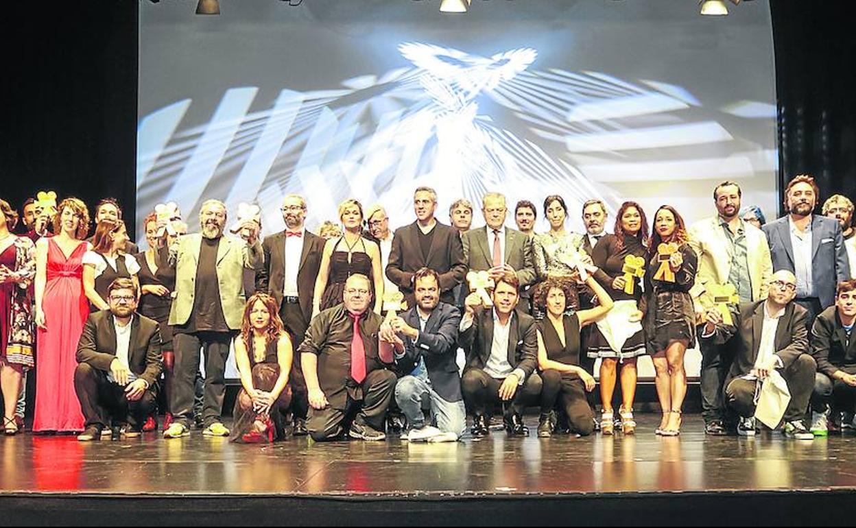 El Teatro Vimenor se vistió de largo para acoger la gala de clausura del FICPI, que ha celebrado su XII edicion. 