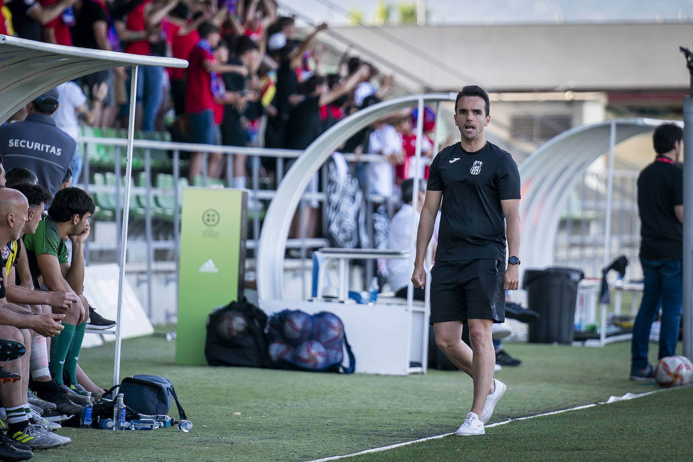 Fotos: El Escobedo dice adiós al sueño del ascenso a Segunda RFEF