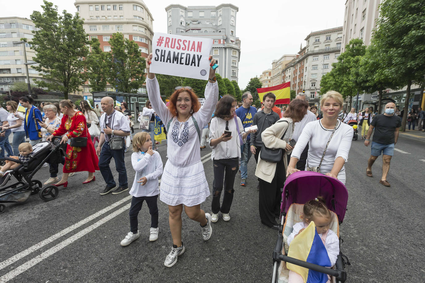 Así ha sido la marcha por Ucrania este domingo en Santander