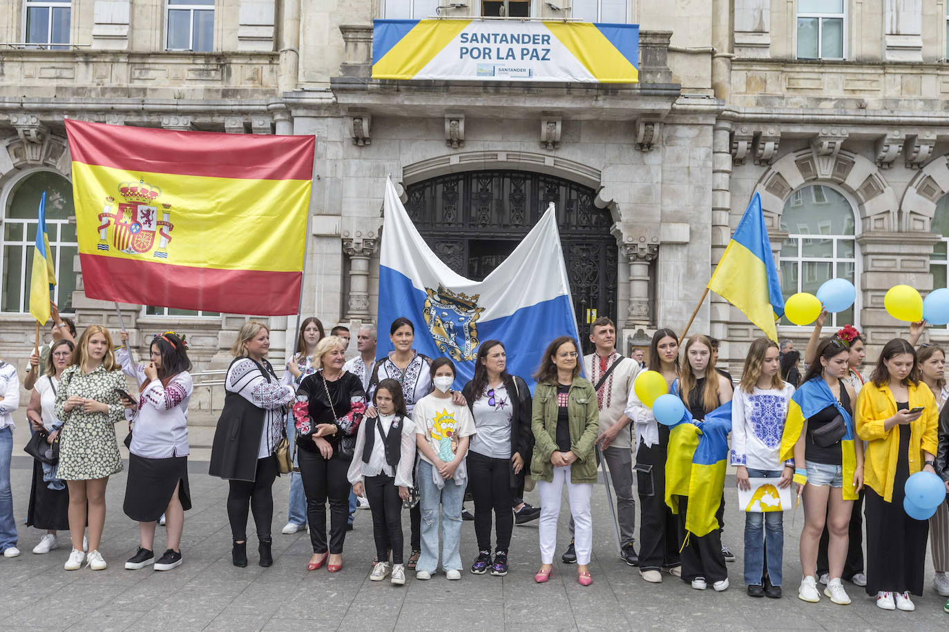 Así ha sido la marcha por Ucrania este domingo en Santander