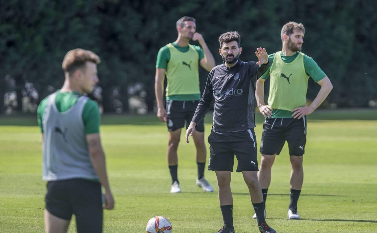 Guillermo Fernández Romo estará mucho más arropado que el curso pasado. 