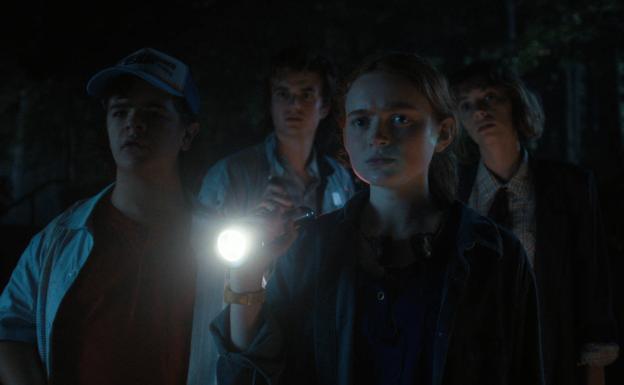 Imagen principal - Arriba, Dustin, Steve, Robyn y Max; debajo, Eddie y Once.