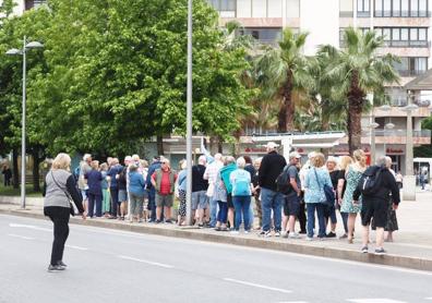 Imagen secundaria 1 - Esperando para sumarse a las excursiones.