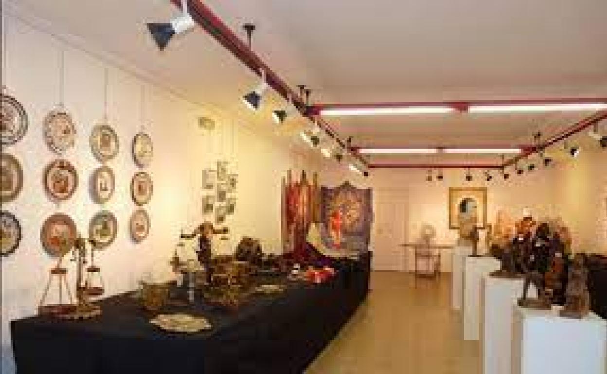 Una de las exposiciones llevadas a cabo en la sala Algas. 