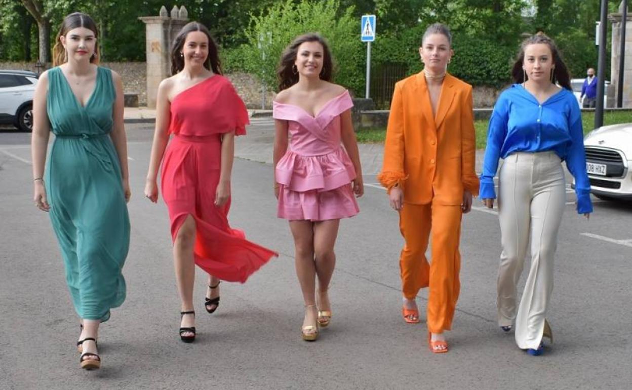 Verónica Pérez, Laura Cabrero, Alba Quevedo (reina), Zay Solar y Alexia Pilatti.