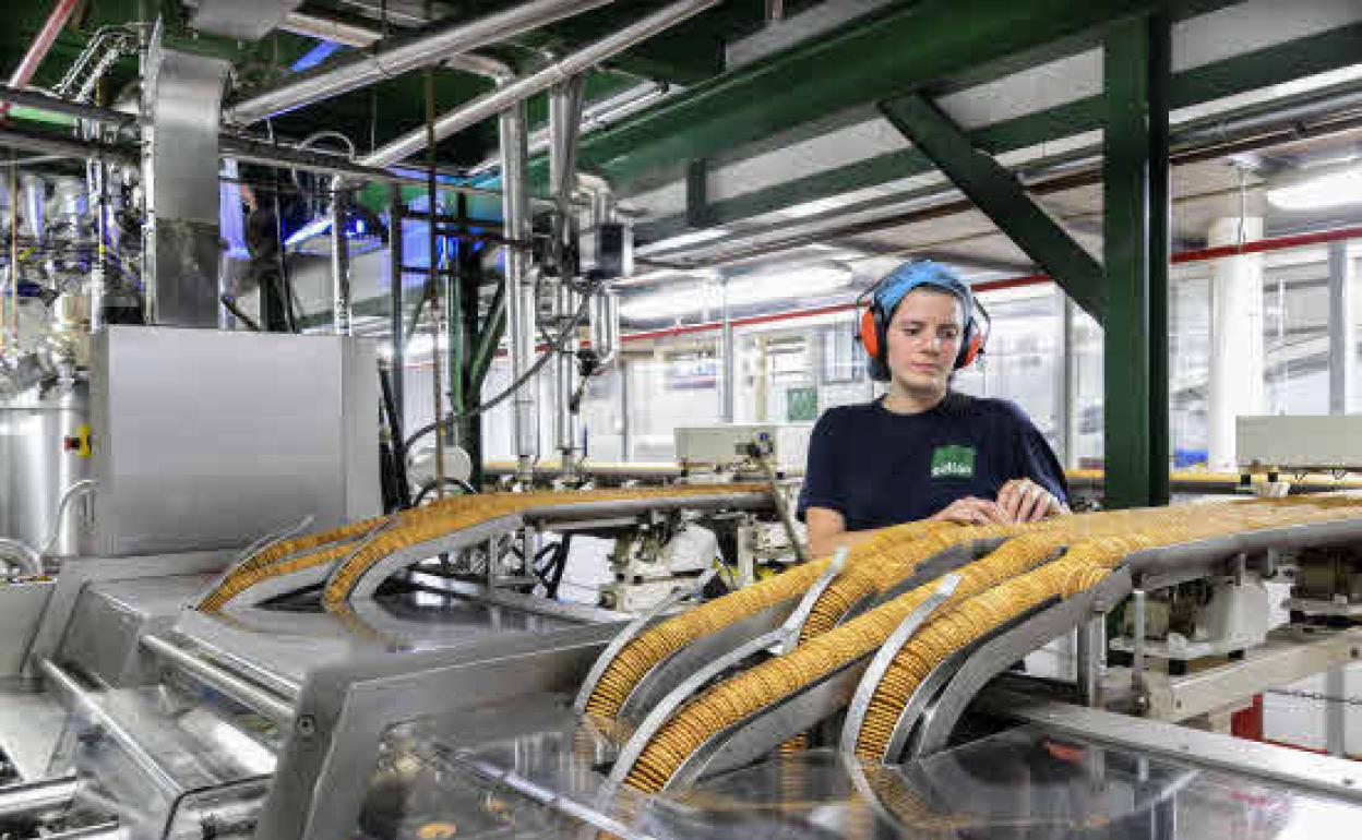 Interior de la planta de galletas Gullón en Aguilar de Campoo.