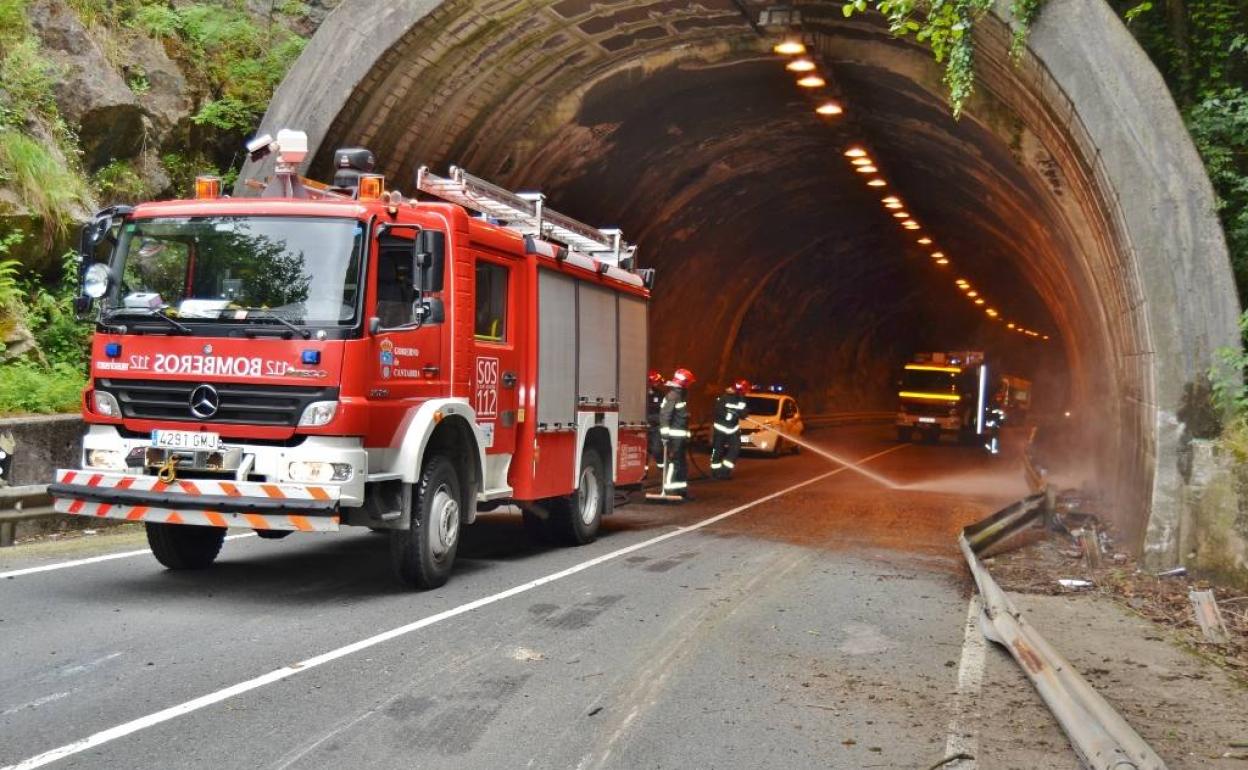 Túnel de Las Caldas de Besaya en la Nacional 611.