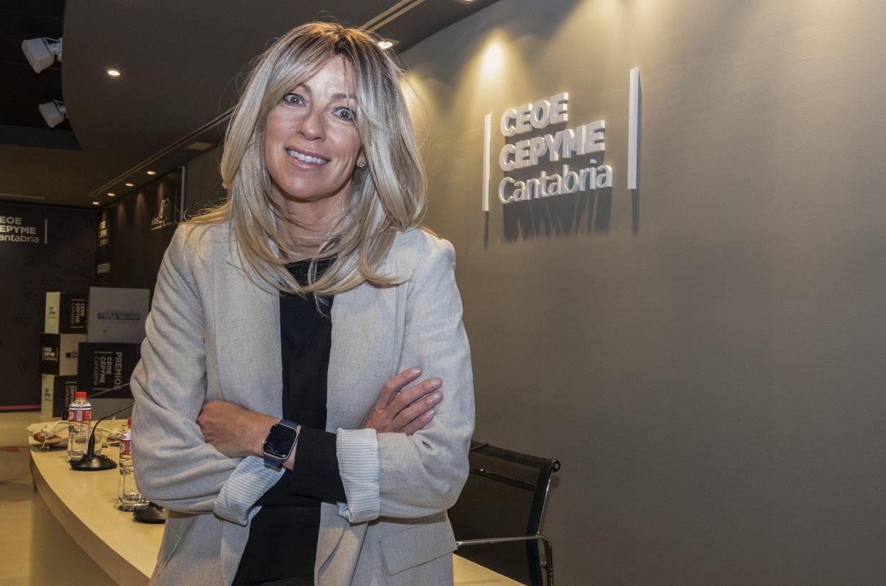 Margarita Álvarez, fundadora de 'Working for hapiness', que compartió su experiencia en la sede de la CEOE cántabra. 