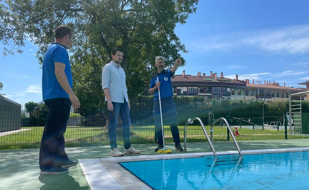 Las piscinas municipales de El Astillero volverán a ofrecer los cursos de natación de verano.