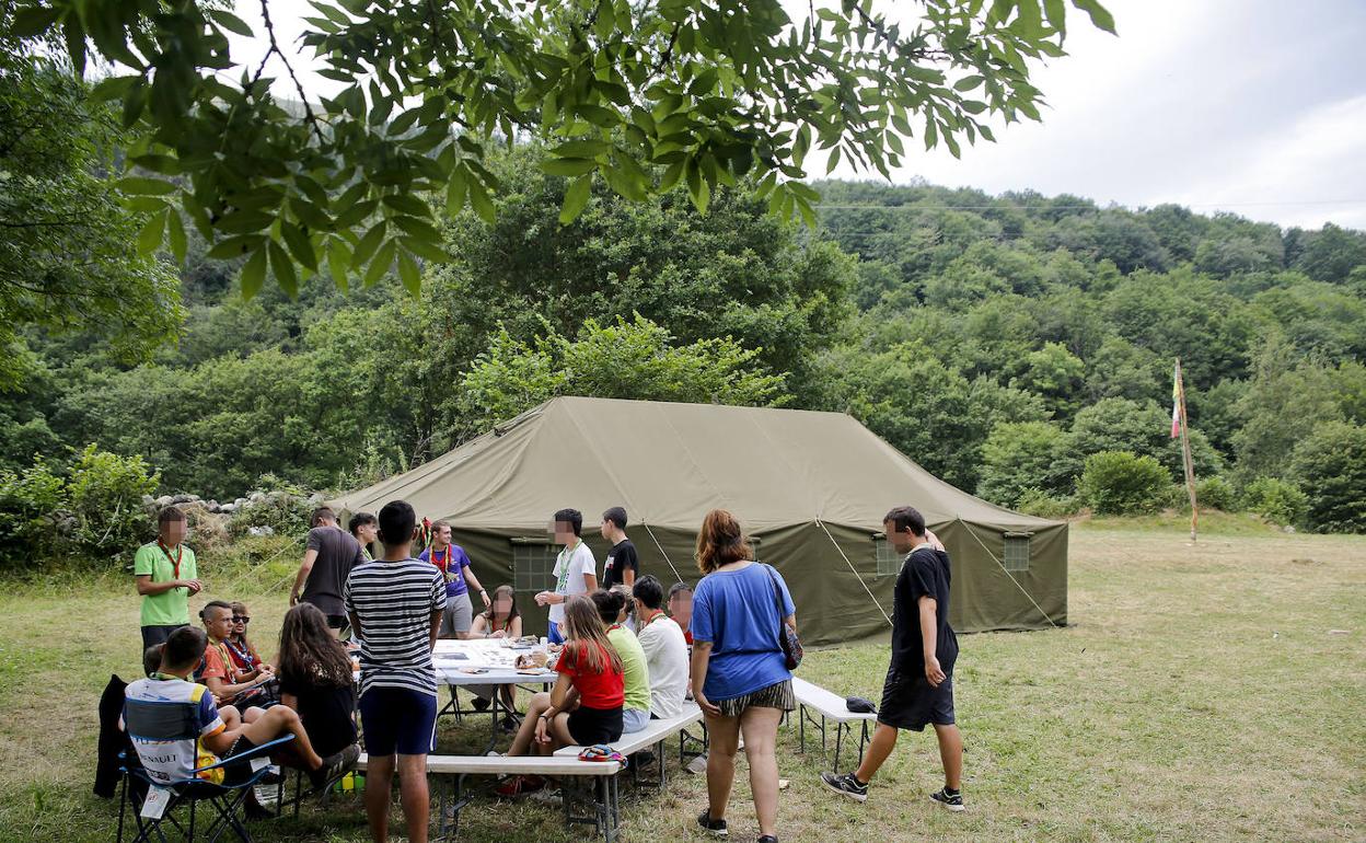 Campamento en Puentenansa en el verano de 2019.