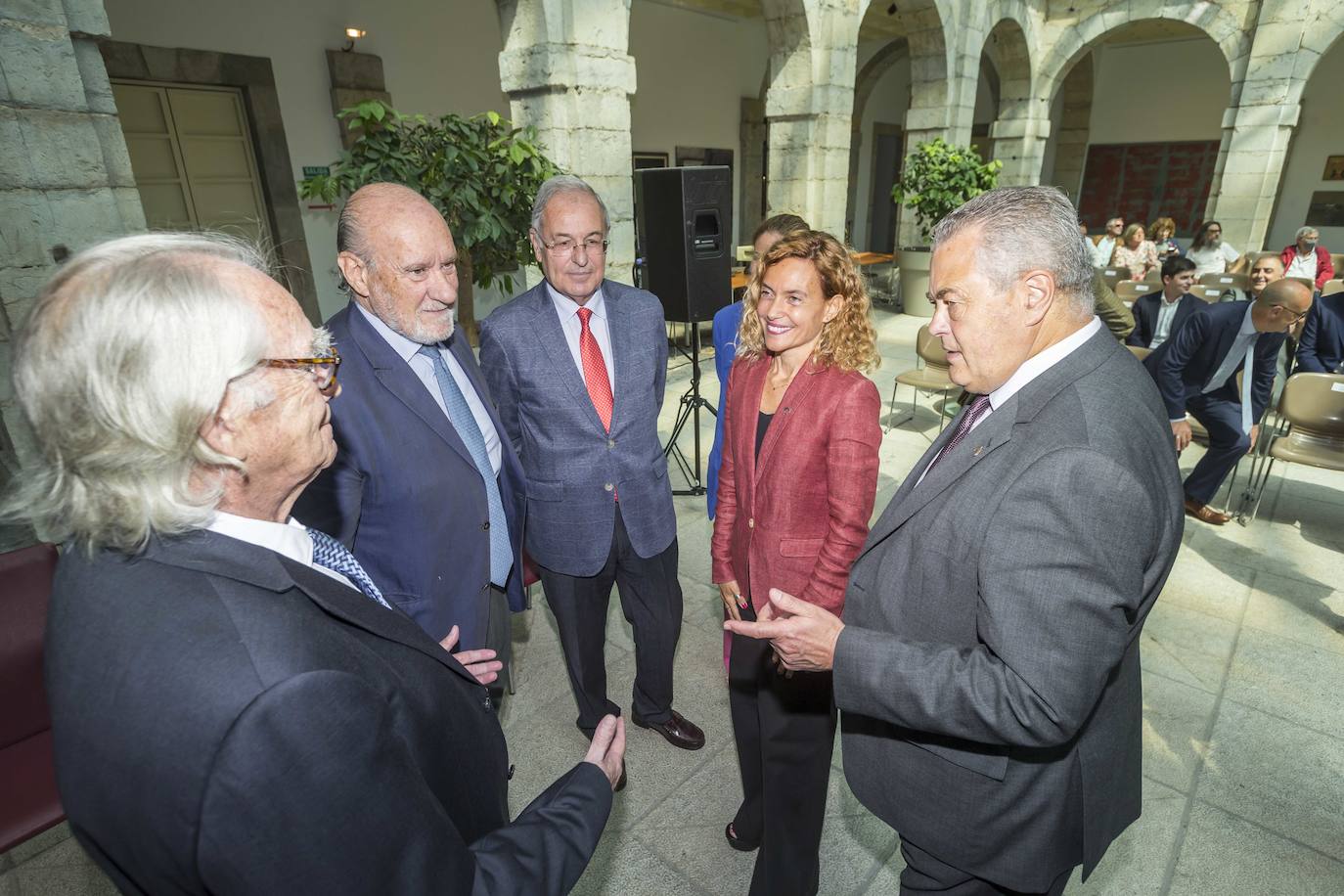 Jesús Cabezón, Mariano Linares, Alberto Cuartas, Meritxell Batet y Joaquín Gómez durante el acto. 