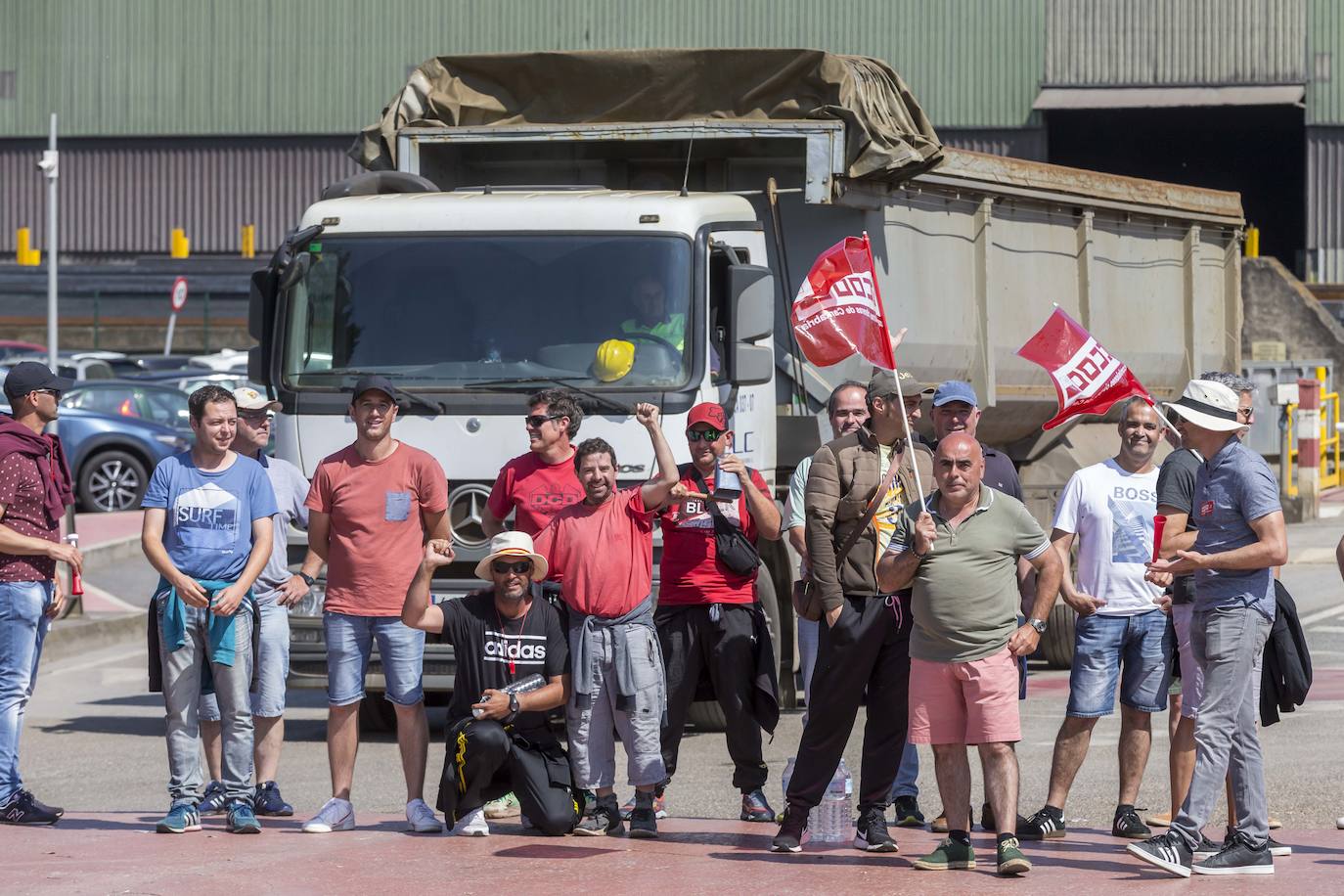 Los trabajadores del metal durante la segunda jornada de la huelga.