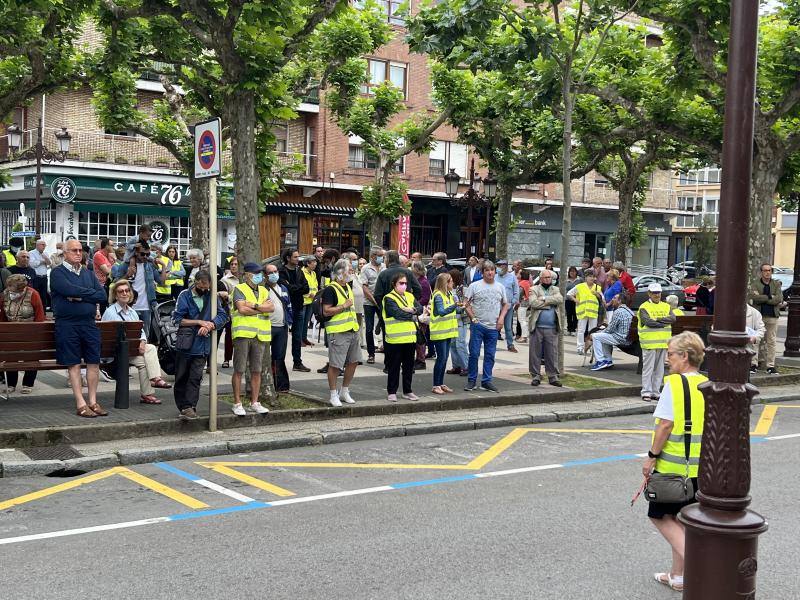 Fotos: Concentración de pensionistas en Torrelavega