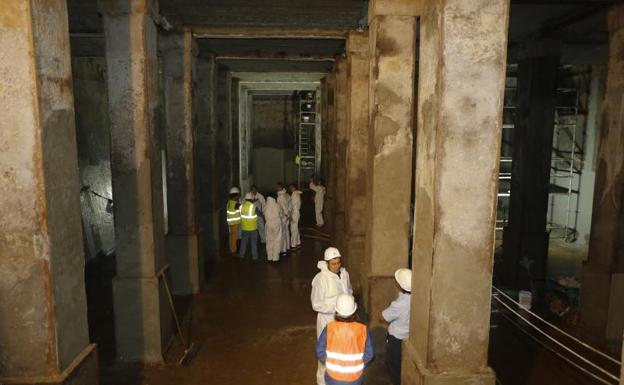 En las entrañas del depósito de agua más antiguo de Torrelavega