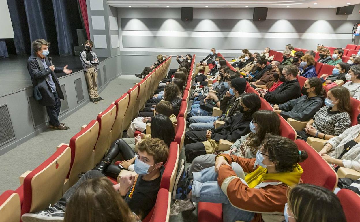 Presentación del documental 'Quién lo impide' del director Jonás Trueba