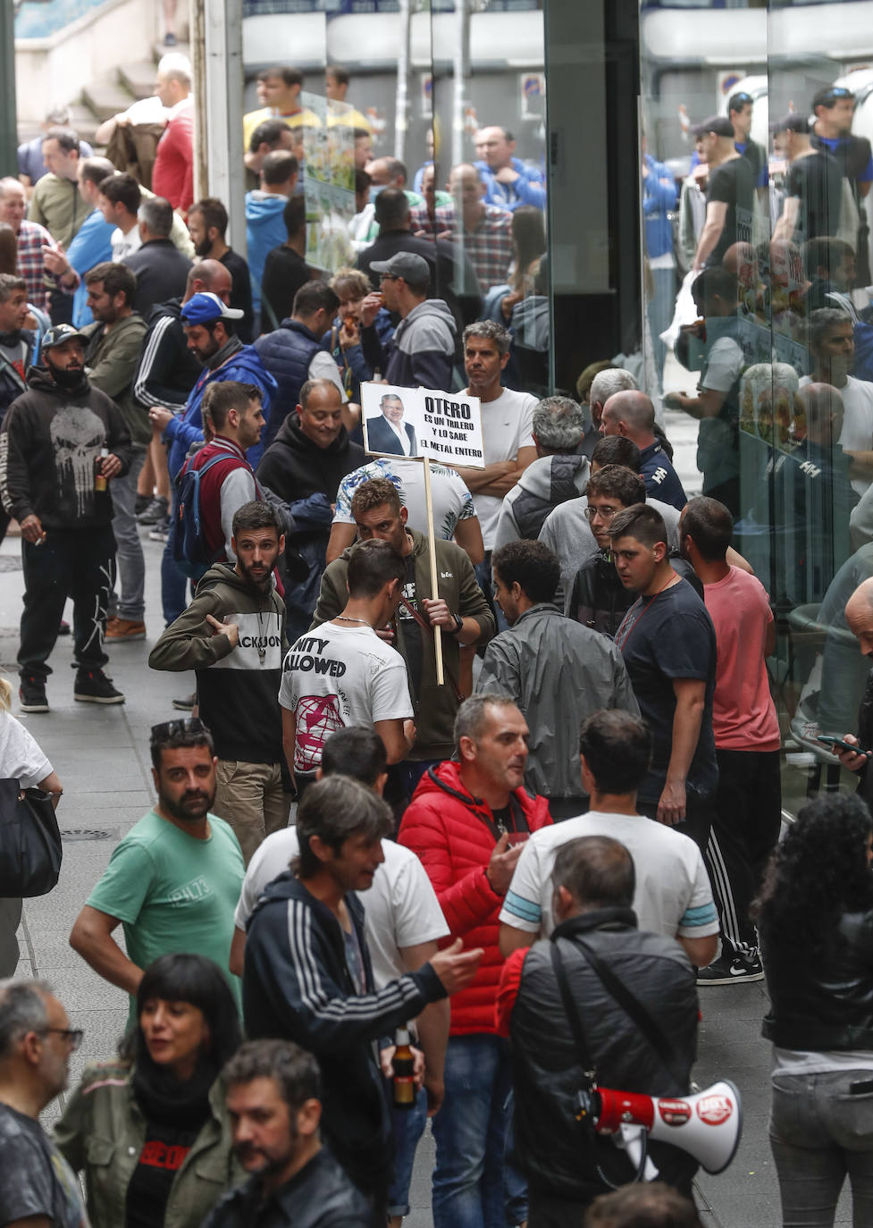 Los trabajadores vuelven a concentrarse a las puertas del Orecla