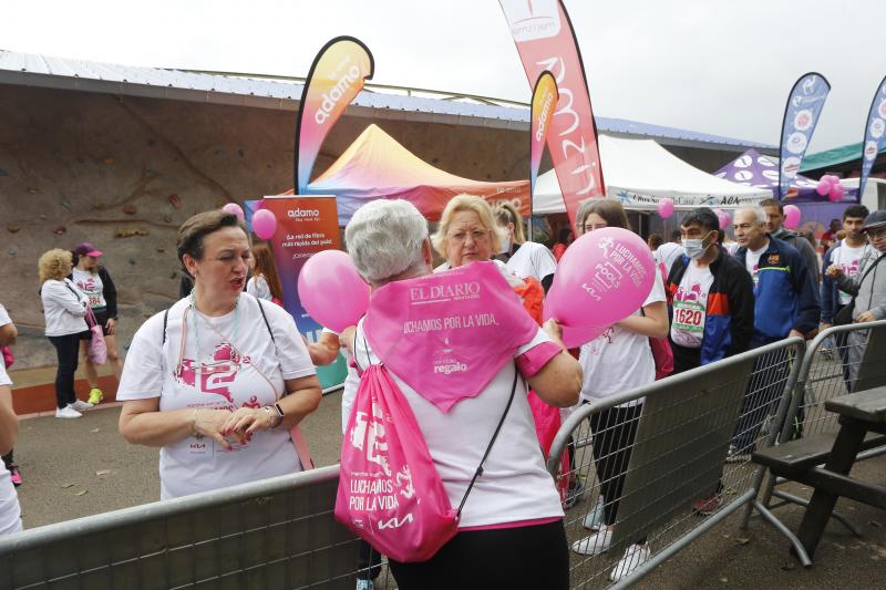 Fotos: Miles de personas participan en la marcha contra el cáncer de Los Corrales