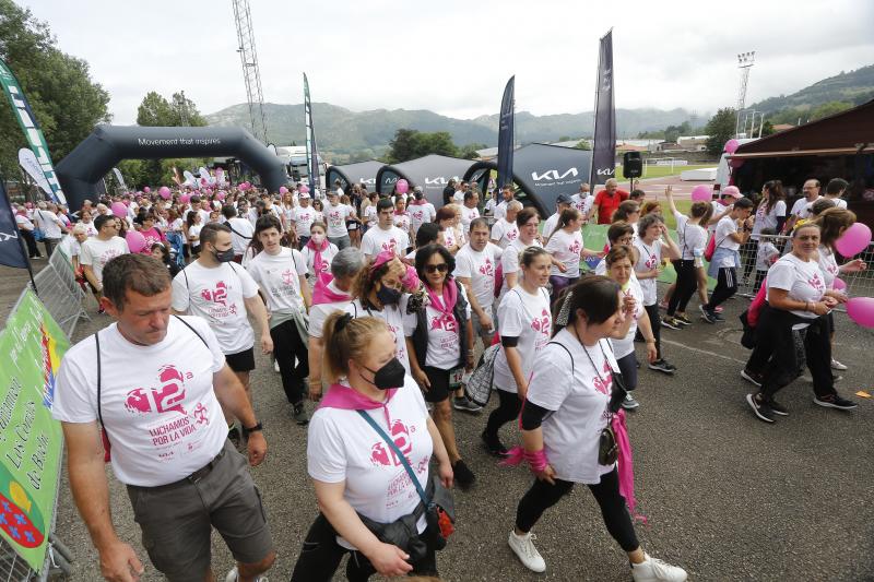 Fotos: Miles de personas participan en la marcha contra el cáncer de Los Corrales