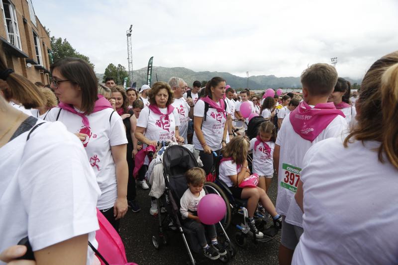 Fotos: Miles de personas participan en la marcha contra el cáncer de Los Corrales