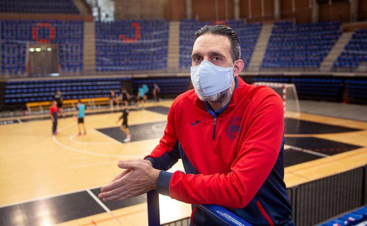 Rubén Garabaya, en plena pandemia, tras anunciar su marcha del Ciudad de Logroño. EFE