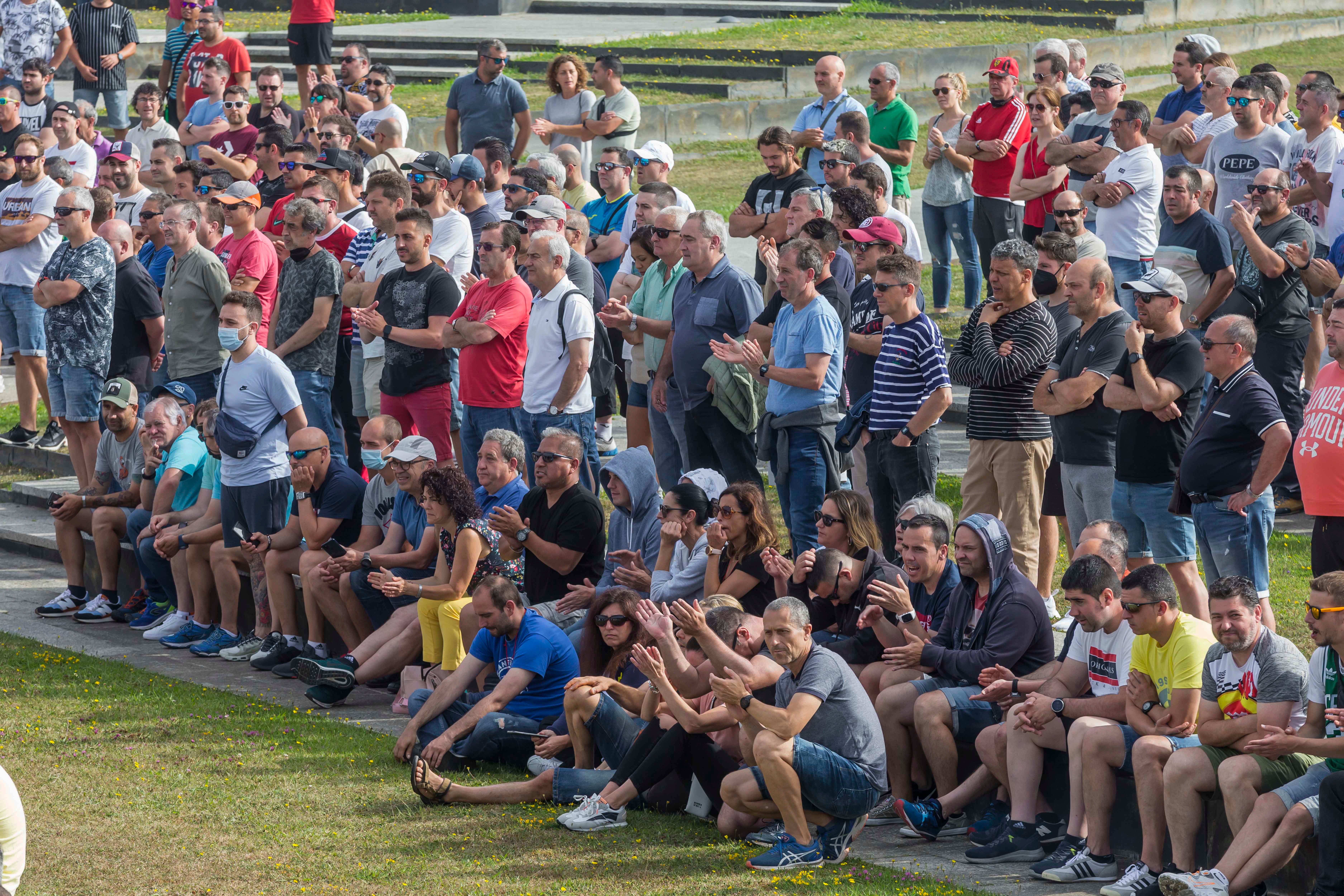 El parque de Las Llamas de Santander ha acogido este miércoles una multitudinaria asamblea de los trabajadores del metal en Cantabria en la decimocuarta jornada de huelga y horas antes de la manifestación de esta tarde (18.00 horas). 