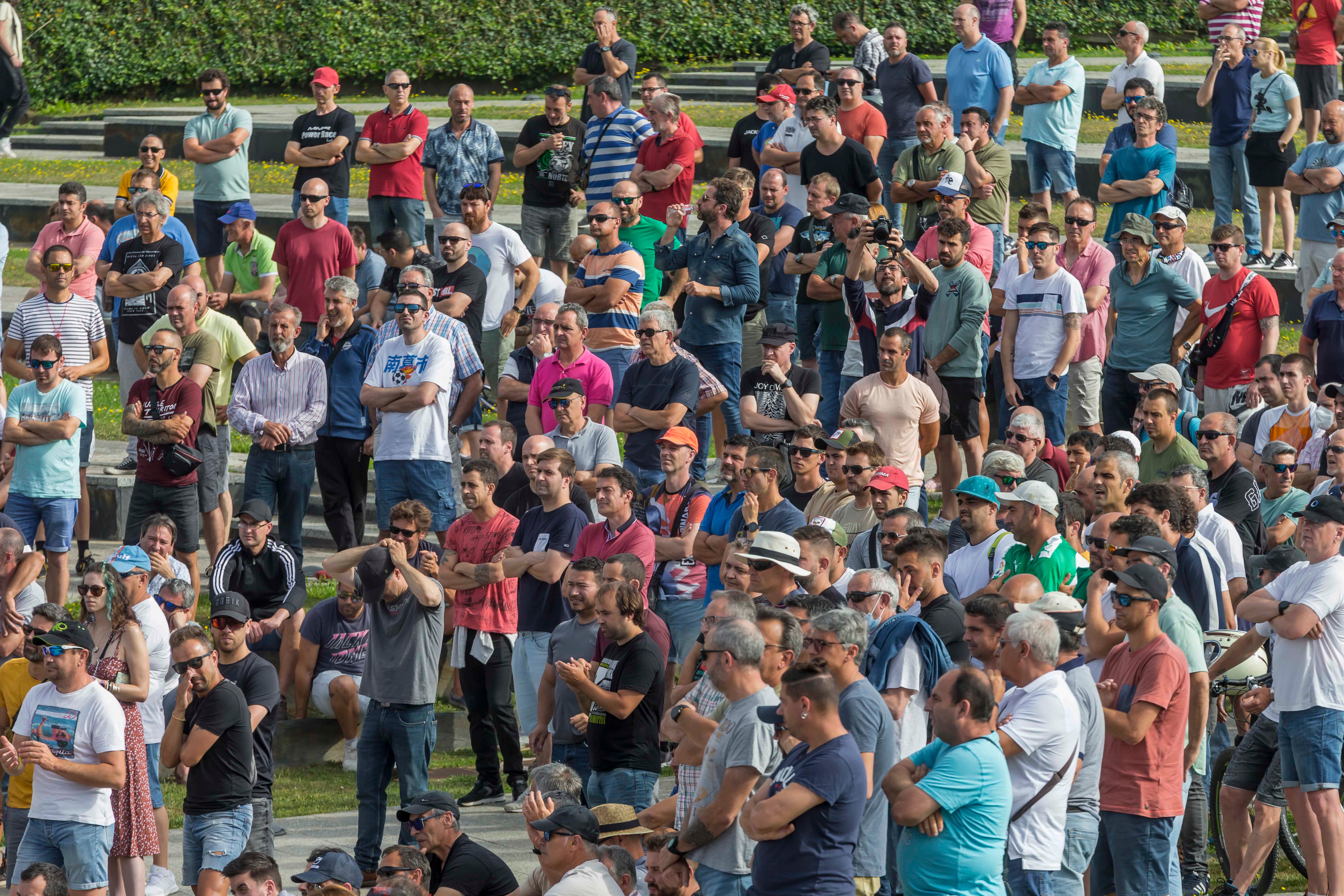 El parque de Las Llamas de Santander ha acogido este miércoles una multitudinaria asamblea de los trabajadores del metal en Cantabria en la decimocuarta jornada de huelga y horas antes de la manifestación de esta tarde (18.00 horas). 