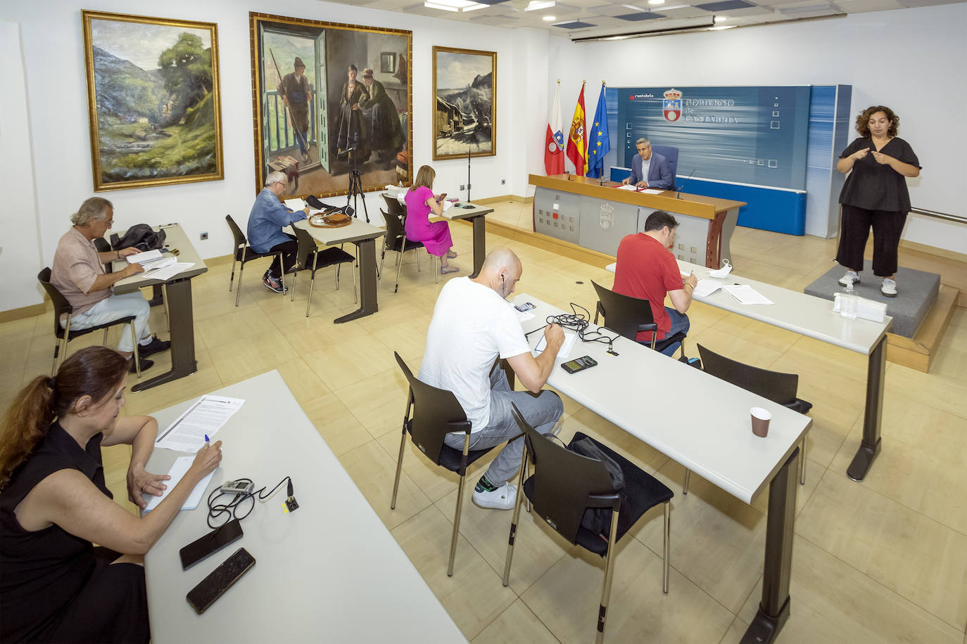 El vicepresidente Zuloaga comparece ante los medios tras el Consejo de Gobierno.