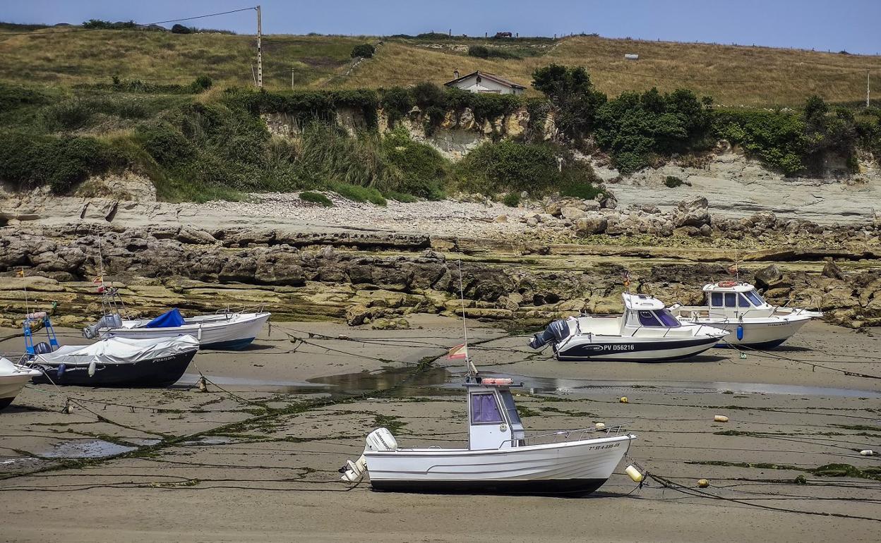 Imagen general del refugio de mar de La Maruca donde descansan hasta 25 embarcaciones