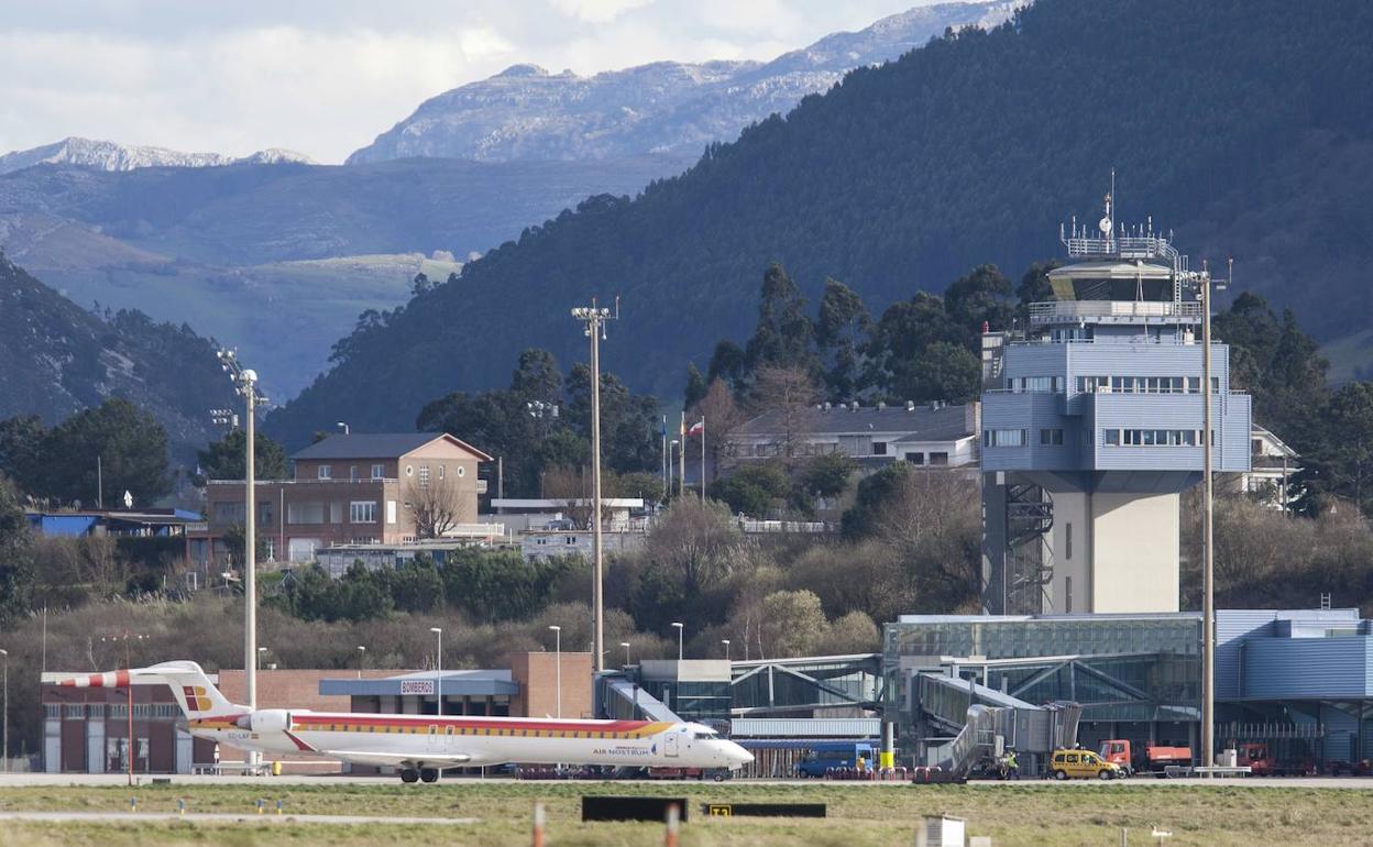 Cancelado el primer vuelo de la mañana a Madrid por una avería en el avión