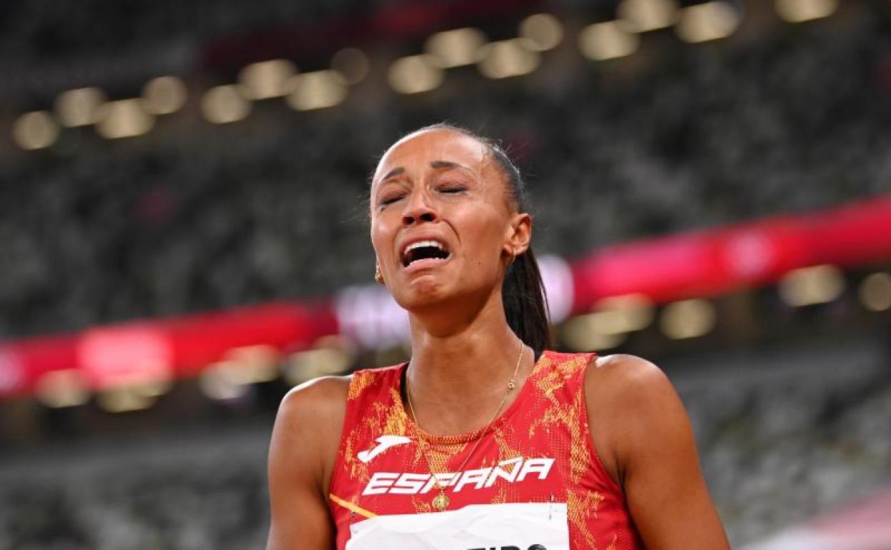 Ana Peleteiro, tras ganar la medalla de bronce en los Juegos de Tokio 2020. 