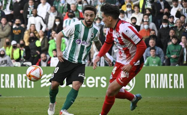 Sergio Marcos, frente al Zamora en los Campos de Sport