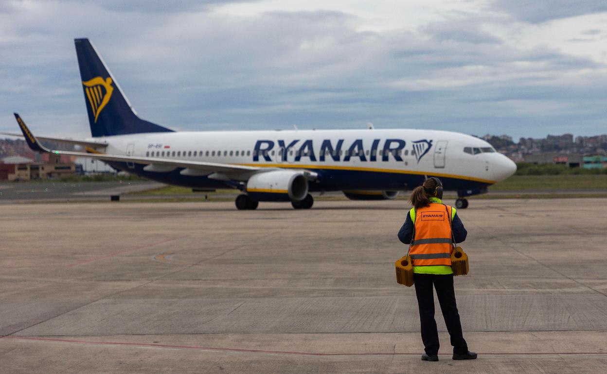 Imagen de archivo de un avión de Ryanair en el Seve Ballesteros.