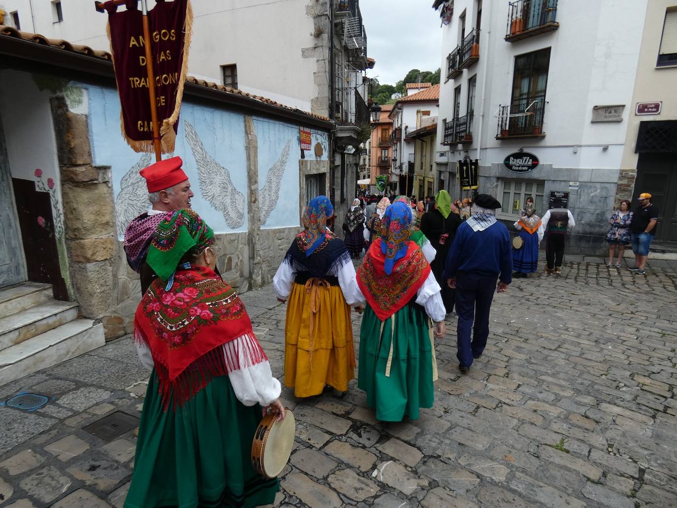 Fotos: Pasarela del traje montañés