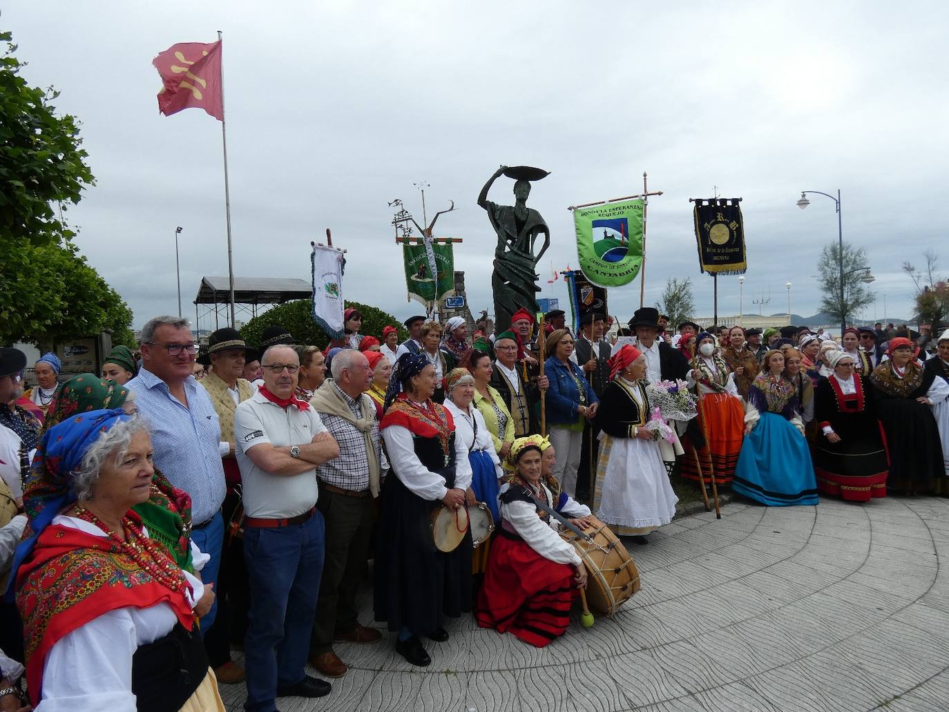 Fotos: Pasarela del traje montañés