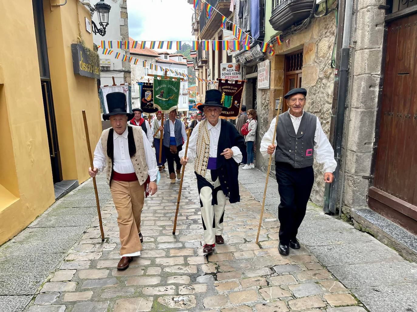 Fotos: Pasarela del traje montañés