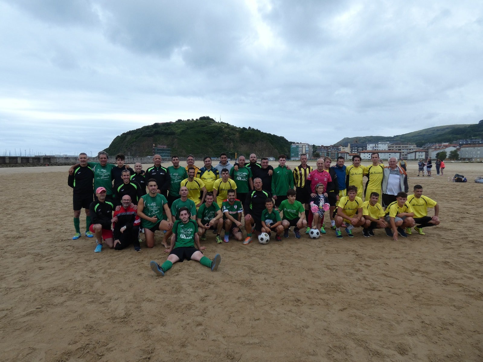Fotos: Imágenes del Torneo de Fútbol Playa Memorial Miguel Ángel Hoya, en la Salvé
