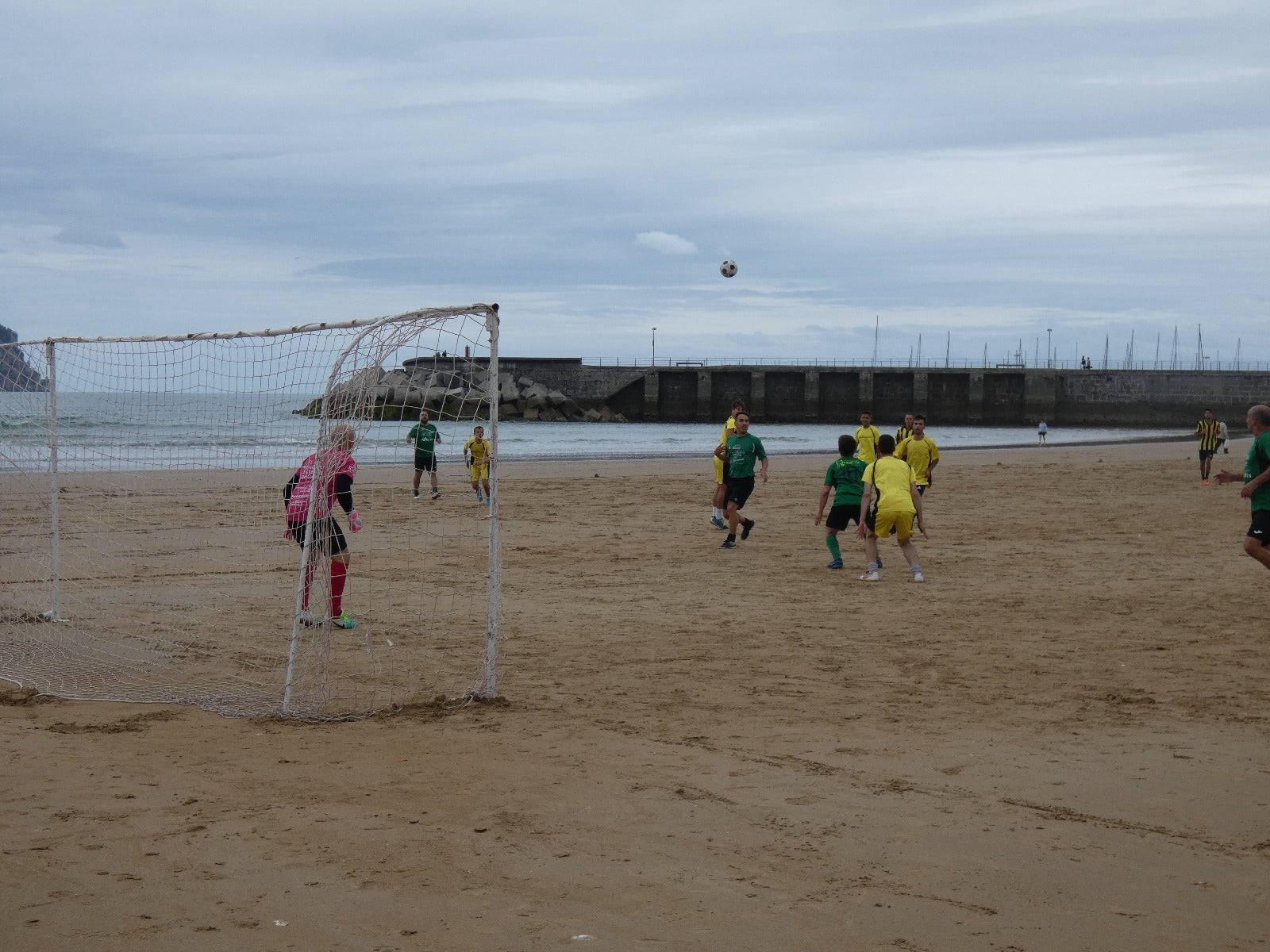 Fotos: Imágenes del Torneo de Fútbol Playa Memorial Miguel Ángel Hoya, en la Salvé