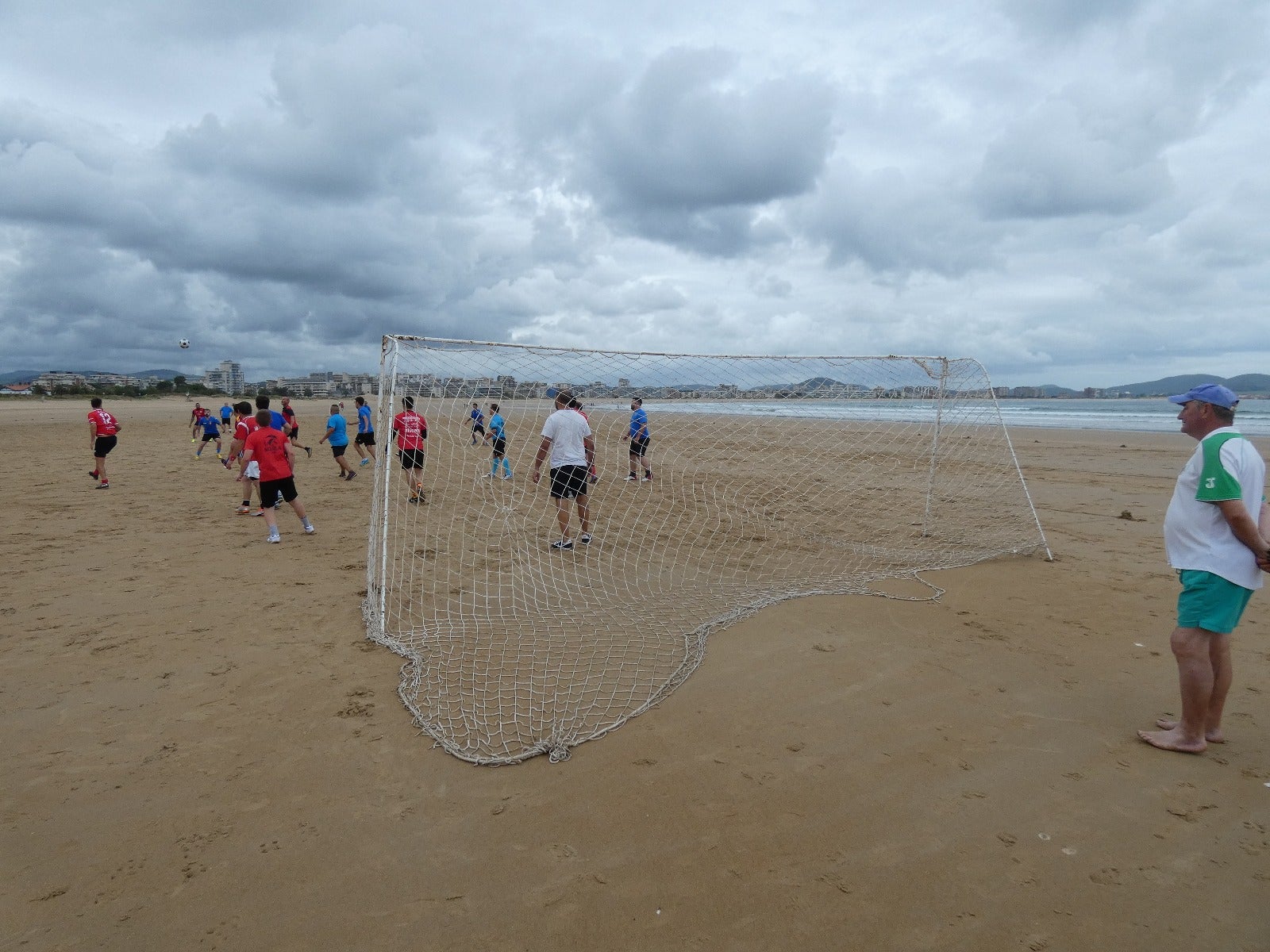 Fotos: Imágenes del Torneo de Fútbol Playa Memorial Miguel Ángel Hoya, en la Salvé