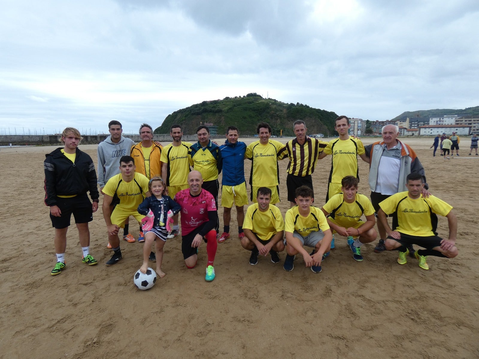Fotos: Imágenes del Torneo de Fútbol Playa Memorial Miguel Ángel Hoya, en la Salvé