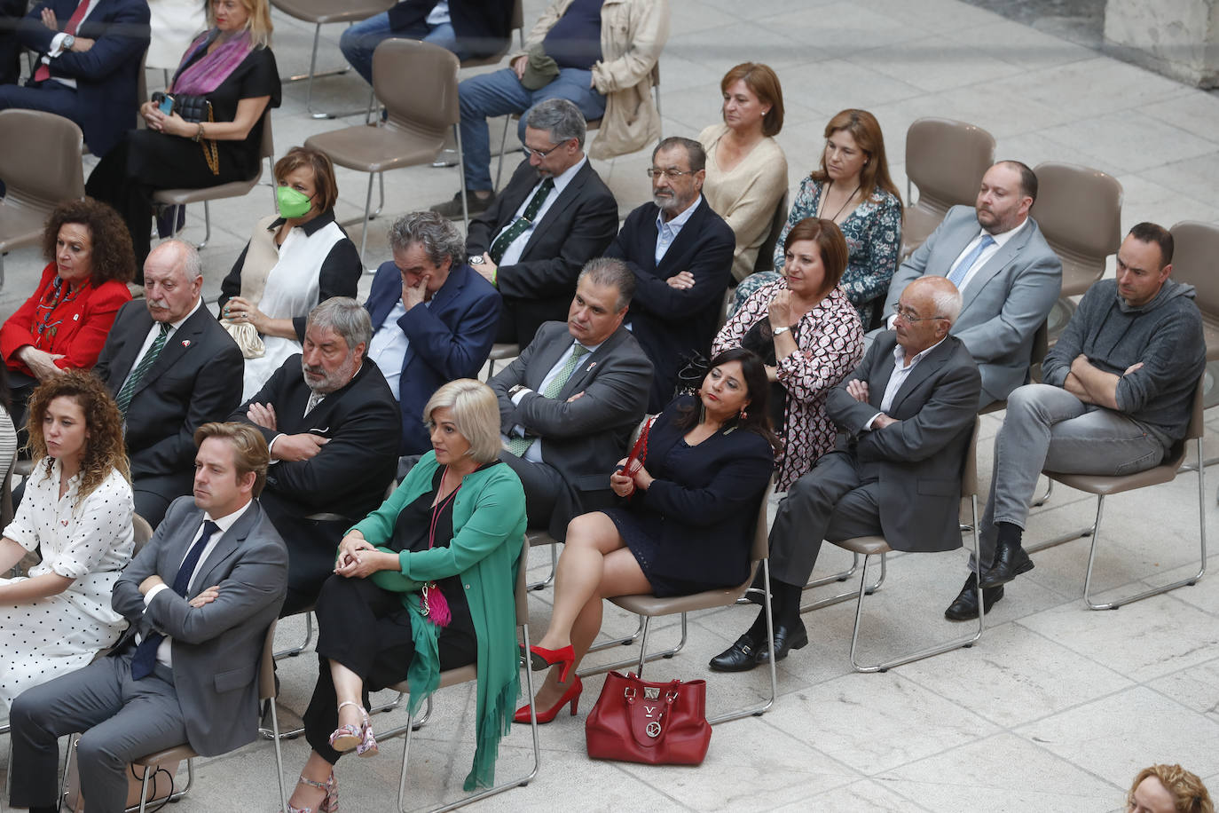 Representantes de todas las legislaturas acudieron al acto.