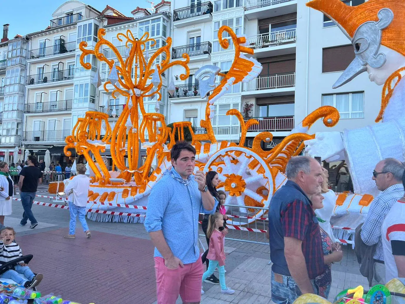 Fotos: Chandelier, del grupo Malora, gana el Coso Blanco de Castro