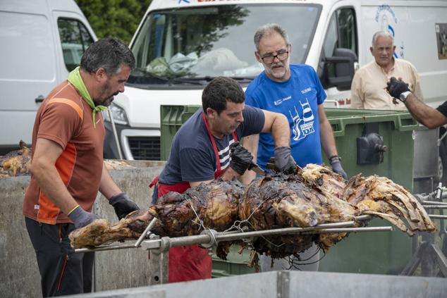 La fiesta en Latas congregó numeroso público.